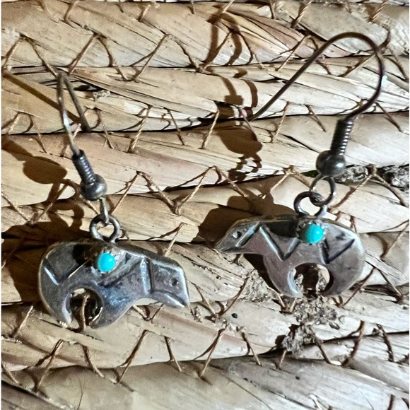 NAVAJO STERLING SILVER TURQUOISE EARRINGS - Picture 3 of 8